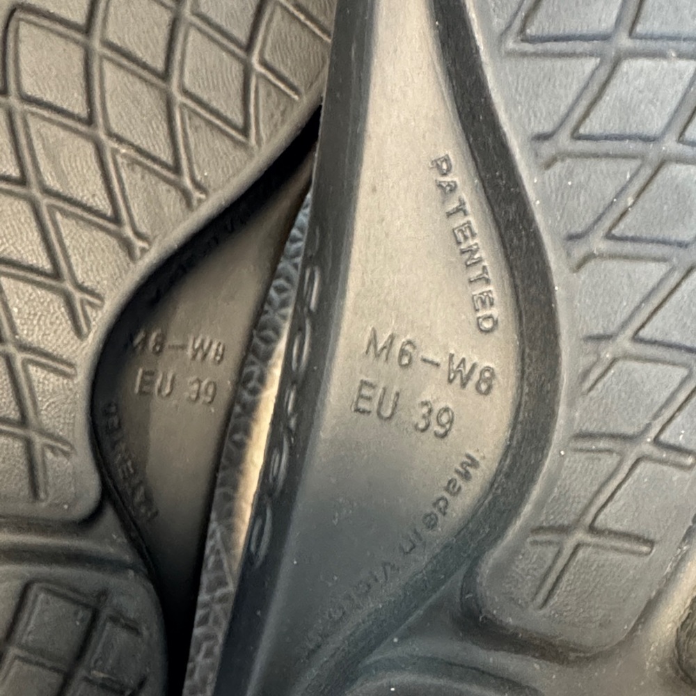 WornOnce/  Black Slip-On Foam Slide Sandals - Picture 4 of 5